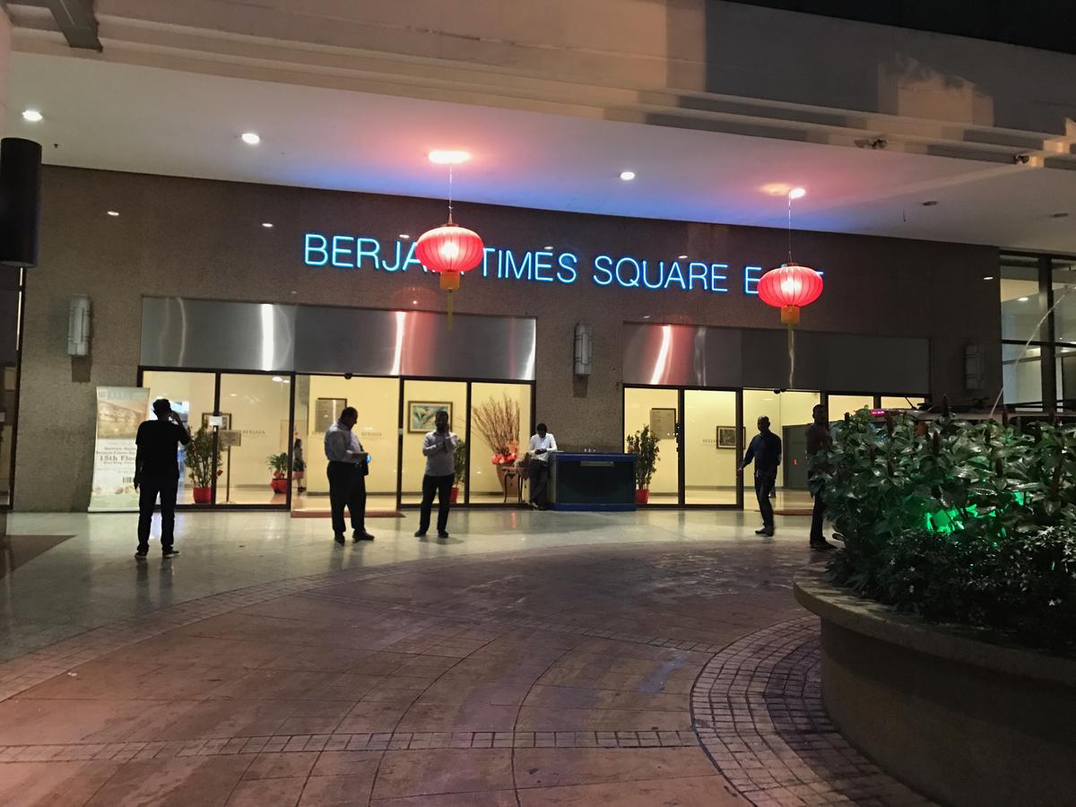 Times Square Bukit Bingtang At Kuala Lumpur Apartment Luaran gambar